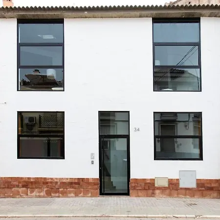 Apartment Cozy And Stylish Next To The Center 1.c2 *