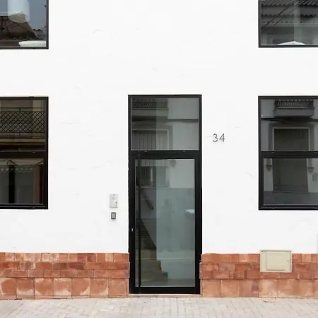公寓 Cozy And Stylish Next To The Center 1.c2